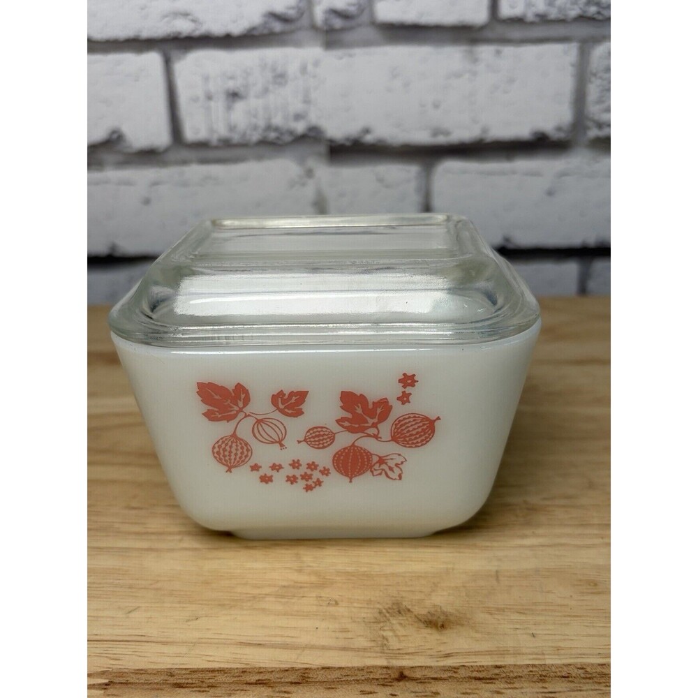 PYREX PINK GOOSEBERRY REFRIGERATOR DISH WITH LID 501